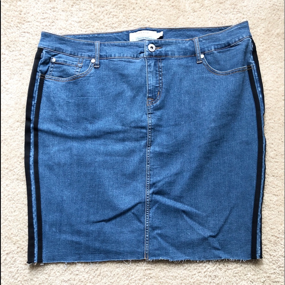 Stretch Denim Side Stripe Skirt